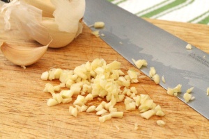8-chopped-garlic