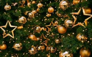 Gold-Christmas-tree-ornaments